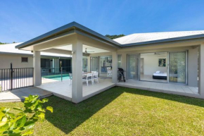 Trinity Beach Oasis - Poolside Retreat and Serenity
